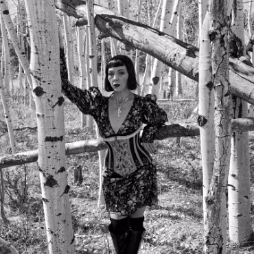 April_Teaze_Ii_B_And_W-10-17-2022-007