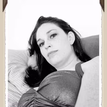 Dangerous Curves The many facits of sara cate as we spend an afternoon photographing/