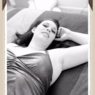 Dangerous Curves The many facits of sara cate as we spend an afternoon photographing/