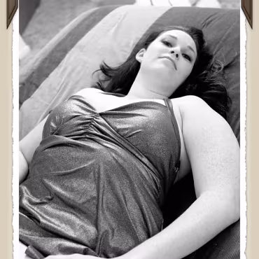 Dangerous Curves The many facits of sara cate as we spend an afternoon photographing/