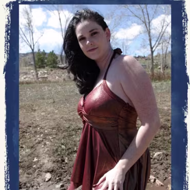 Dangerous Curves The many facits of sara cate as we spend an afternoon photographing/