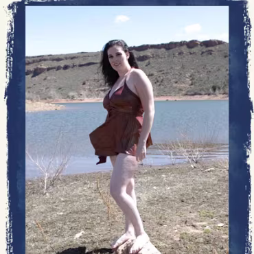 Dangerous Curves The many facits of sara cate as we spend an afternoon photographing/