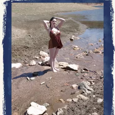 Dangerous Curves The many facits of sara cate as we spend an afternoon photographing/