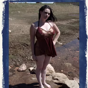 Dangerous Curves The many facits of sara cate as we spend an afternoon photographing/