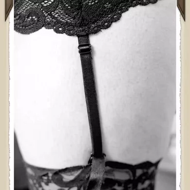 Dangerous Curves The many facits of sara cate as we spend an afternoon photographing/