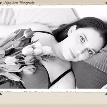 Dangerous Curves The many facits of sara cate as we spend an afternoon photographing/