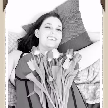 Dangerous Curves The many facits of sara cate as we spend an afternoon photographing/