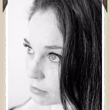 Dangerous Curves The many facits of sara cate as we spend an afternoon photographing/