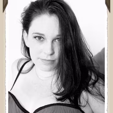 Dangerous Curves The many facits of sara cate as we spend an afternoon photographing/