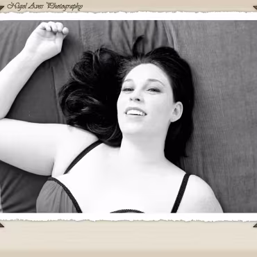 Dangerous Curves The many facits of sara cate as we spend an afternoon photographing/