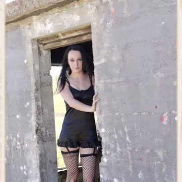 Heather Brown - Part 2 Our 2nd shoot together worked perfectly. Heather wanted to shoot at the 