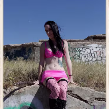 Heather Brown - Part 2 Our 2nd shoot together worked perfectly. Heather wanted to shoot at the 