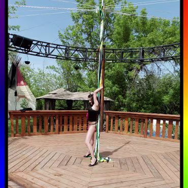 Burleque - April 2012 Burleque - April 2012