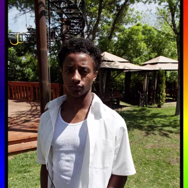 Burleque - April 2012 Burleque - April 2012