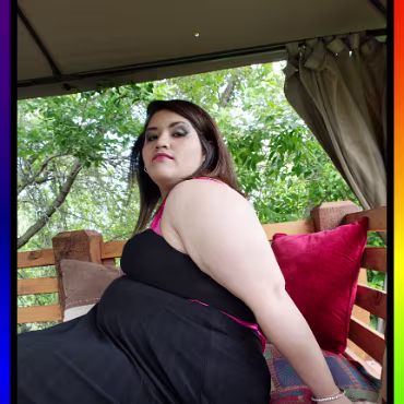 Burleque - April 2012 Burleque - April 2012