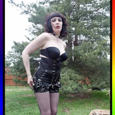 Burleque - April 2012 Burleque - April 2012