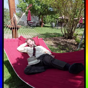 Burleque - April 2012 Burleque - April 2012