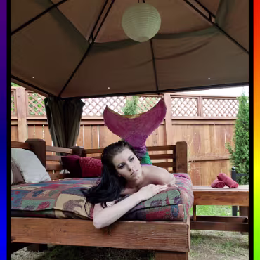 Burleque - April 2012 Burleque - April 2012