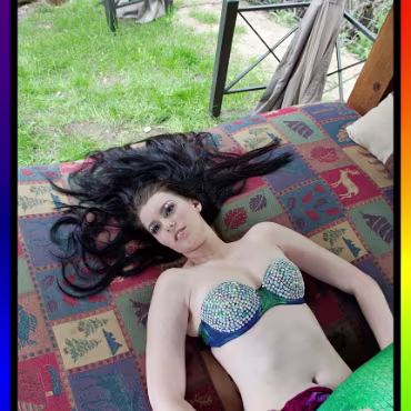 Burleque - April 2012 Burleque - April 2012