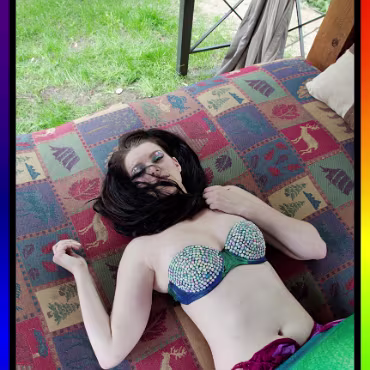 Burleque - April 2012 Burleque - April 2012