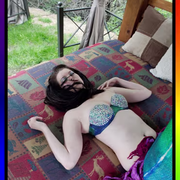 Burleque - April 2012 Burleque - April 2012