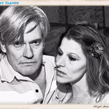 Tracey Southerly and David Gordon Roll Up, Roll UP, Read All About IT! Is this the start and end of a relationship? Did he, Didn't he?