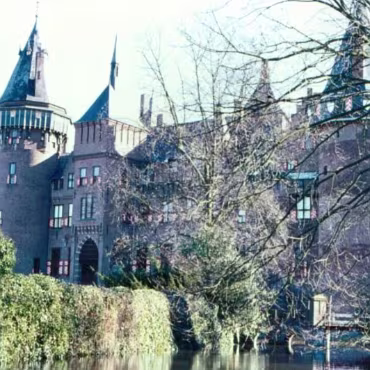 Holland - Nederlands All of these photographs were taken with my Canon F1 and scanned from the slides. Quality is therefore somewhat lacking!