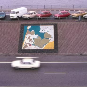 Holland - Nederlands All of these photographs were taken with my Canon F1 and scanned from the slides. Quality is therefore somewhat lacking!